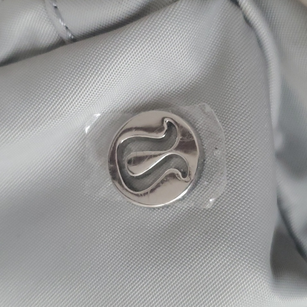 NEW Lululemon Everywhere Belt Bag - Picture 8 of 10